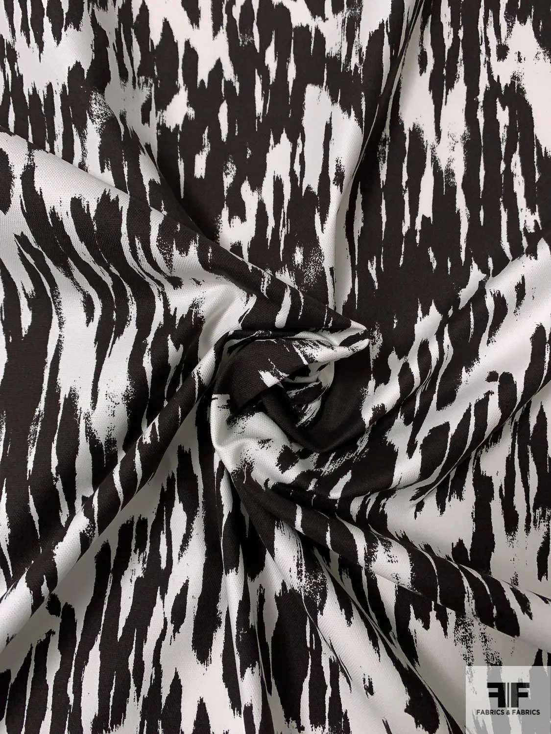 Abstract Streaks Lightweight Printed Cotton Canvas - Darkest Espresso / Off-White