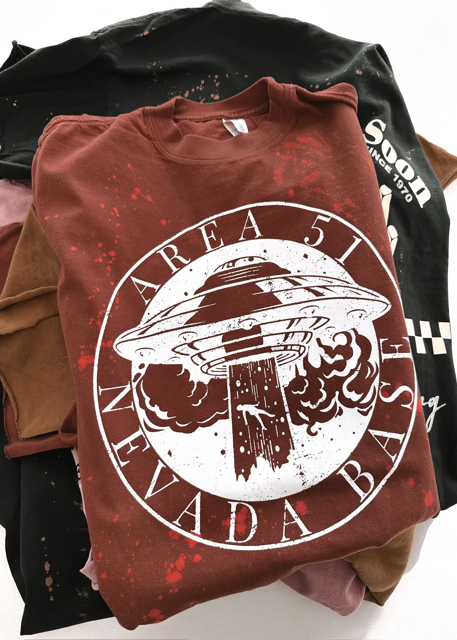 AREA 51 BLEACHED OUT SIDE SLIT TEE