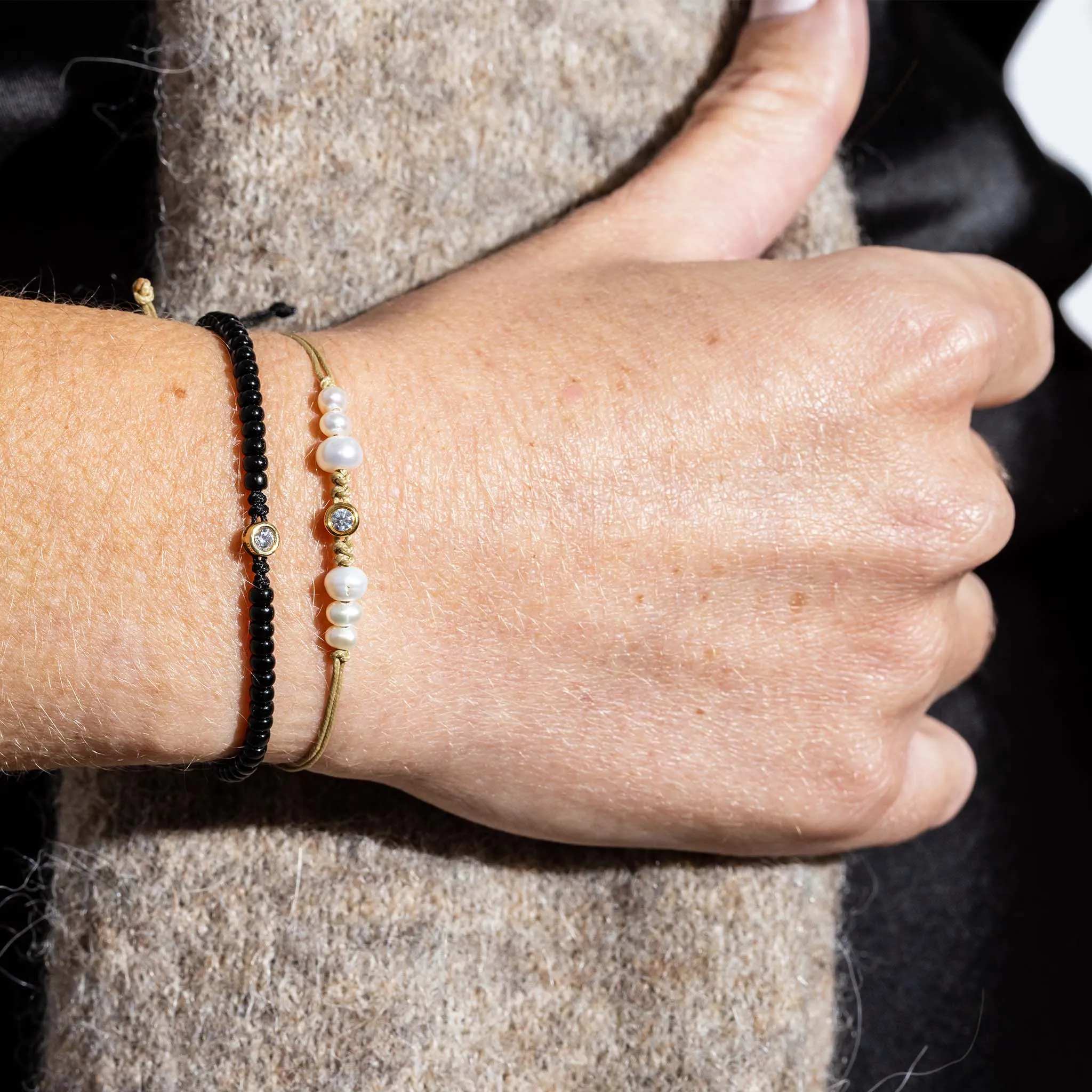 Black Onyx String Of Love - 14K White Gold