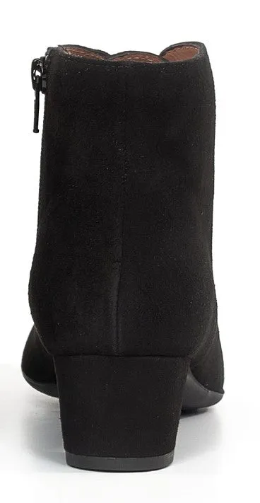 Brenda Zaro T1780E Womens Suede Leather Ankle Boot
