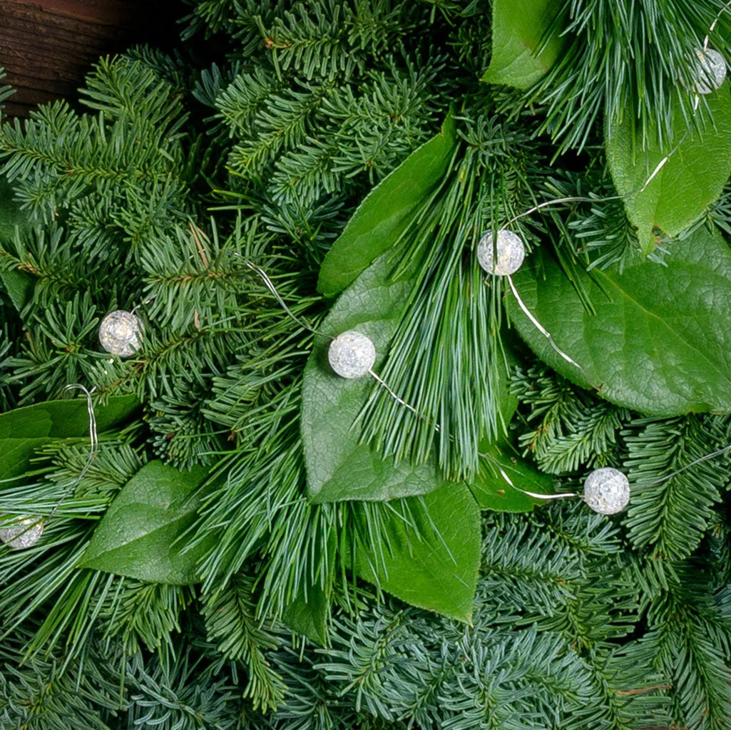 White Crackle Lighted Wreath for Festive Decoration