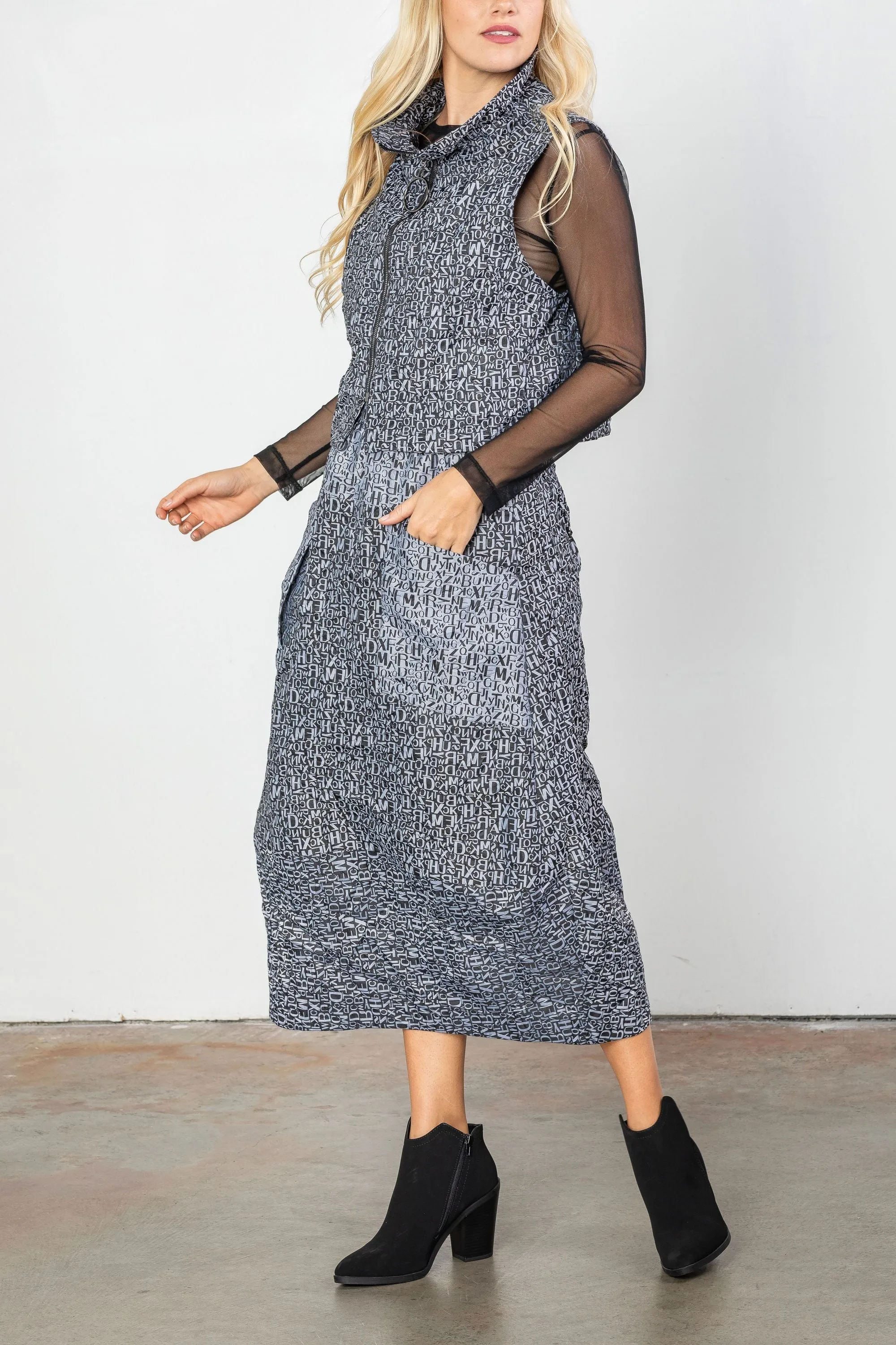 Crush Alphabet Wire Collar Vest