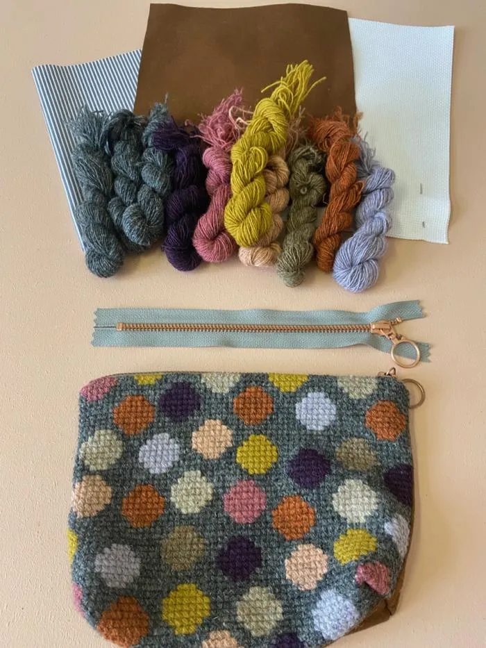 Embroidered purse with circles by Önling, pattern