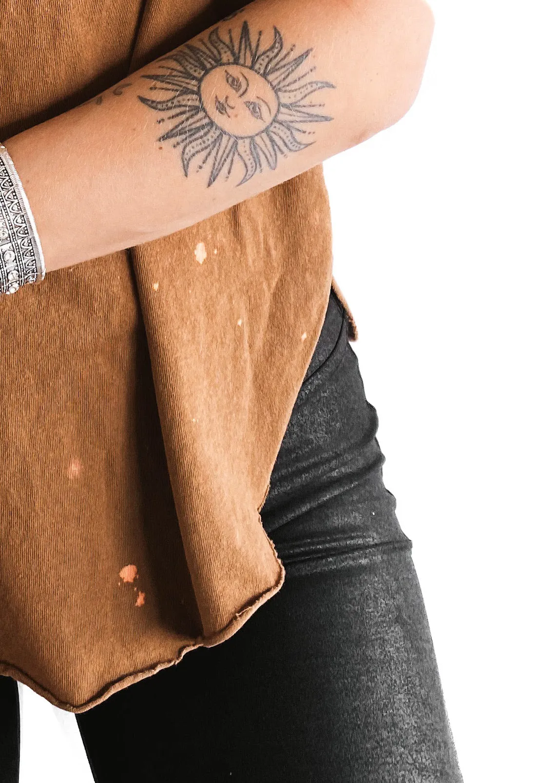 FINAL SALE: REBEL BLEACHED OUT SIDE SLIT TEE