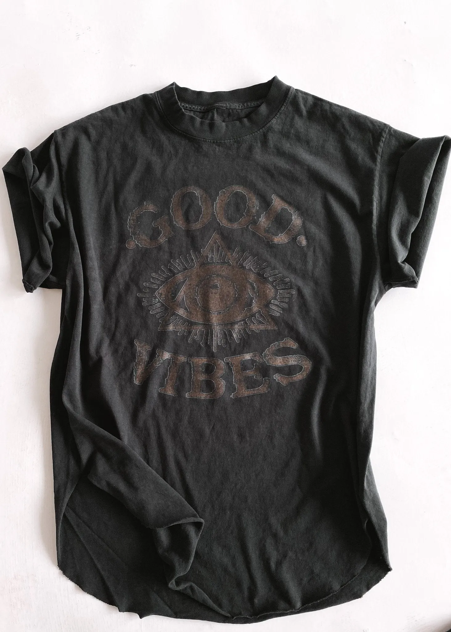 GOOD VIBES BLACKED OUT SIDE SLIT TEE