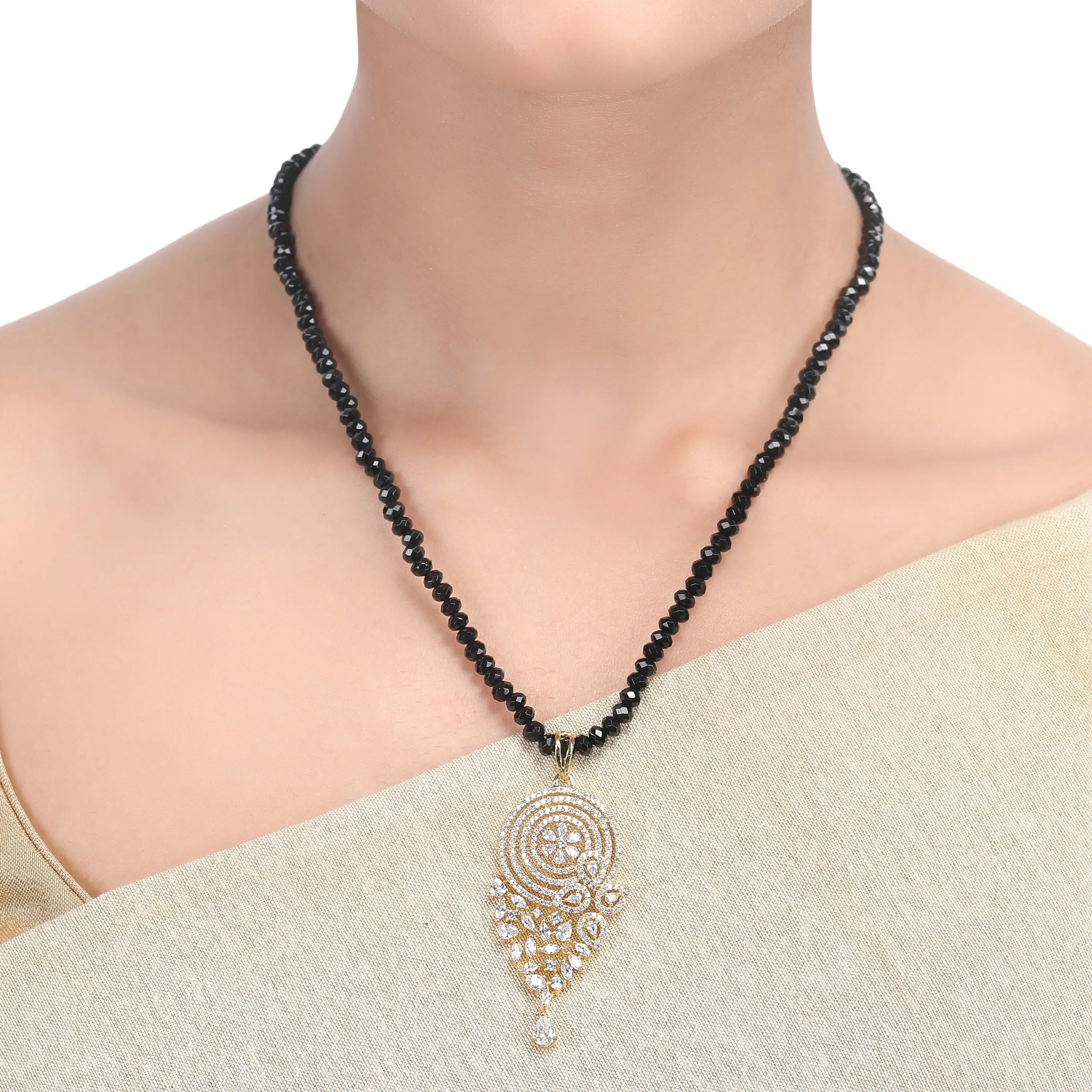 Karuna Warnaja Zircon Pendant Set