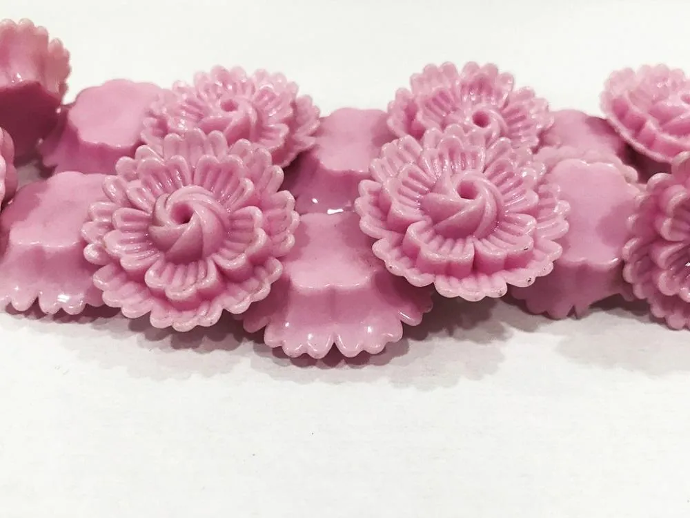 Pink Plastic Flower Stones (26 mm)