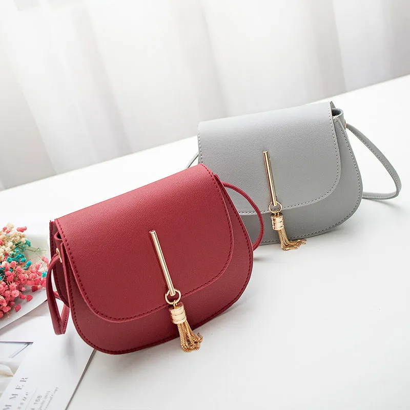 Round Shoulder Bag with Tassel - Stylish and Chic Design