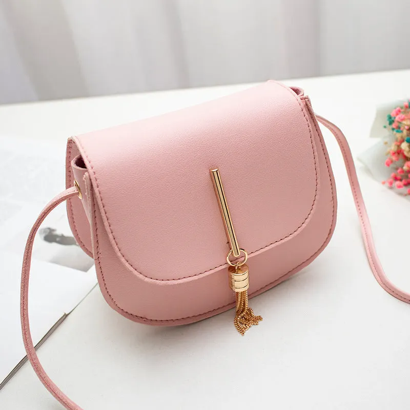 Round Shoulder Bag with Tassel - Stylish and Chic Design