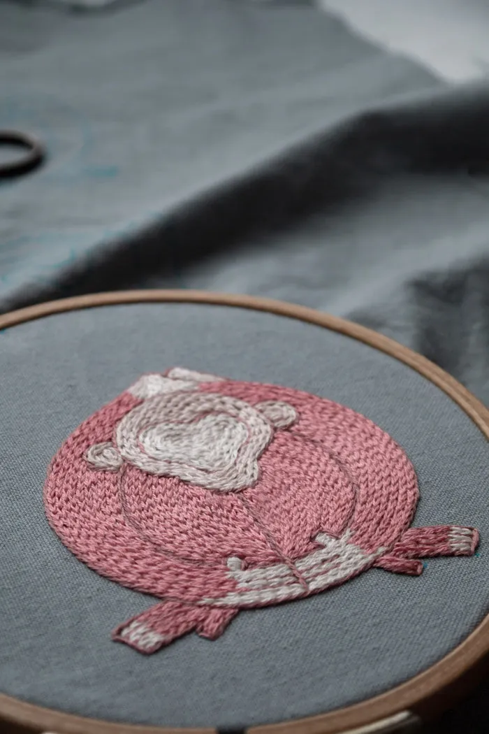 Small Living Room Wall Art ，Hand-Embroidered Monkey and Peach Design