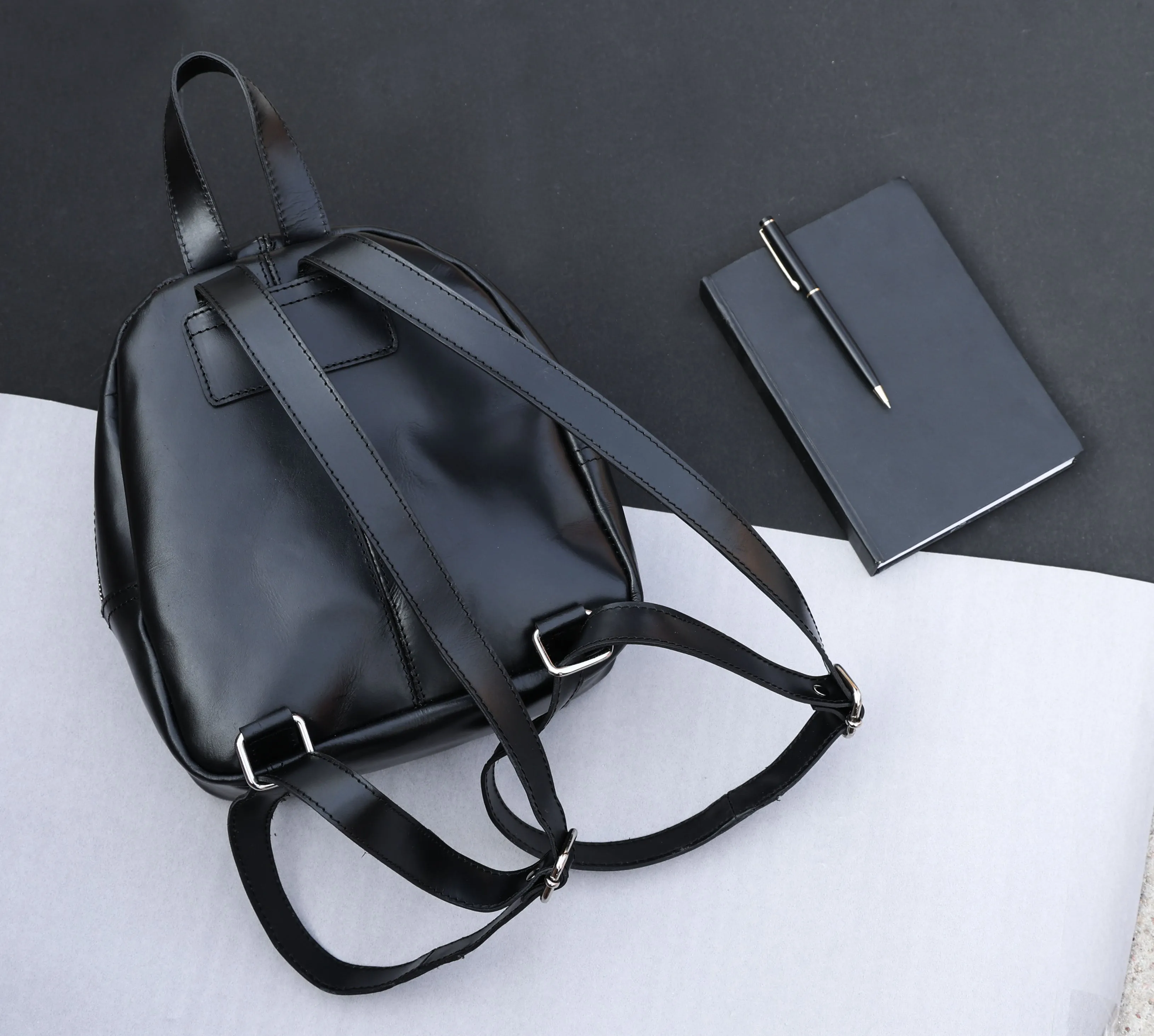 Stylish Small Leather Backpack: Durable & Chic Carryall, Art: BG-1575